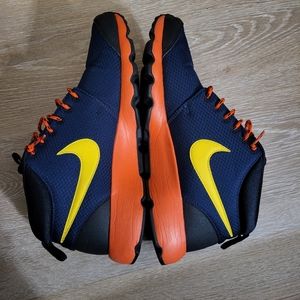 Nike Rosherun Mid Trail Blue/Orange Size 10.5
